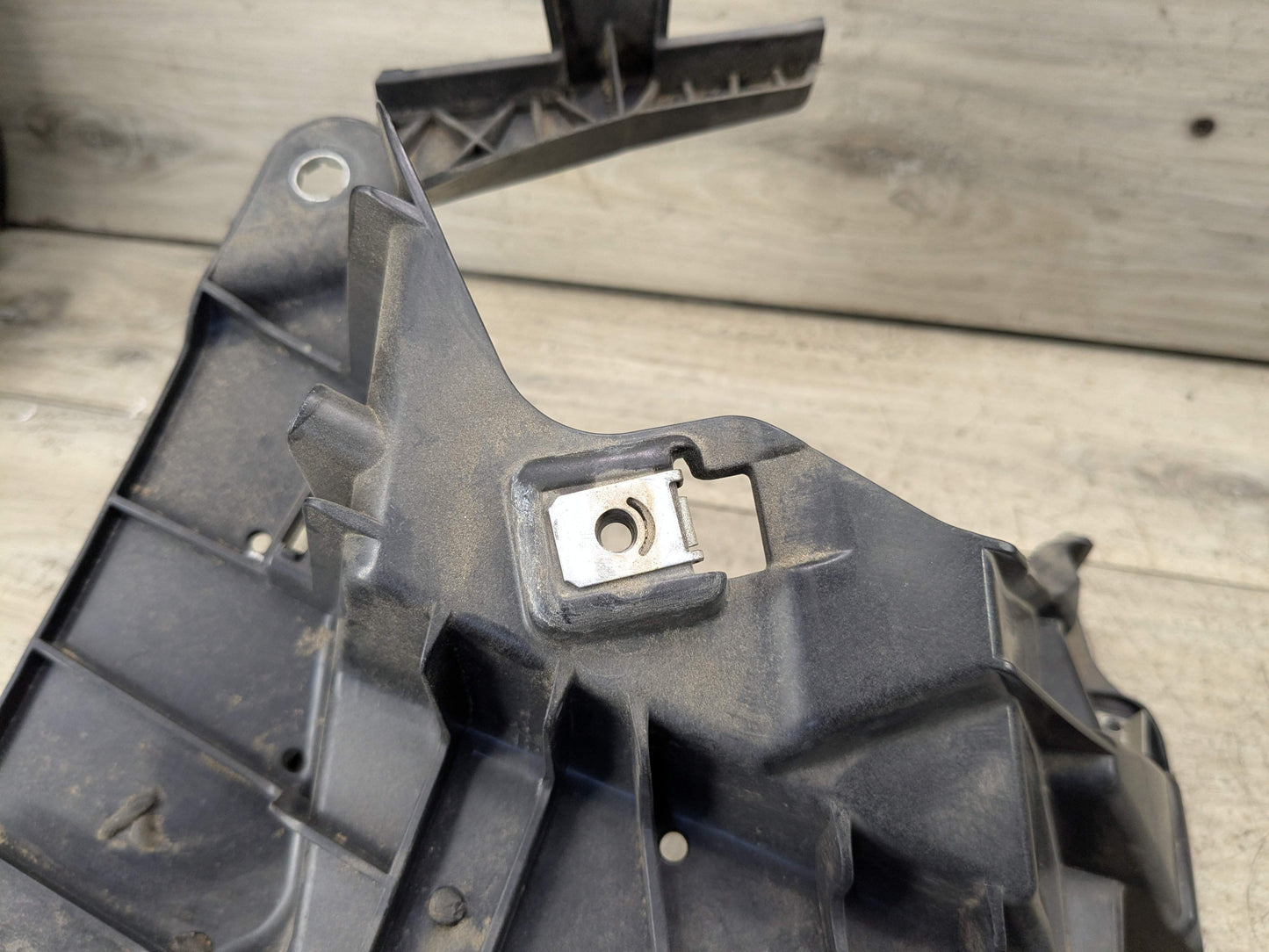 OEM BMW F15 F16 F85 F86 X5 X6 Front Left Driver Fender Mount Support Brackets