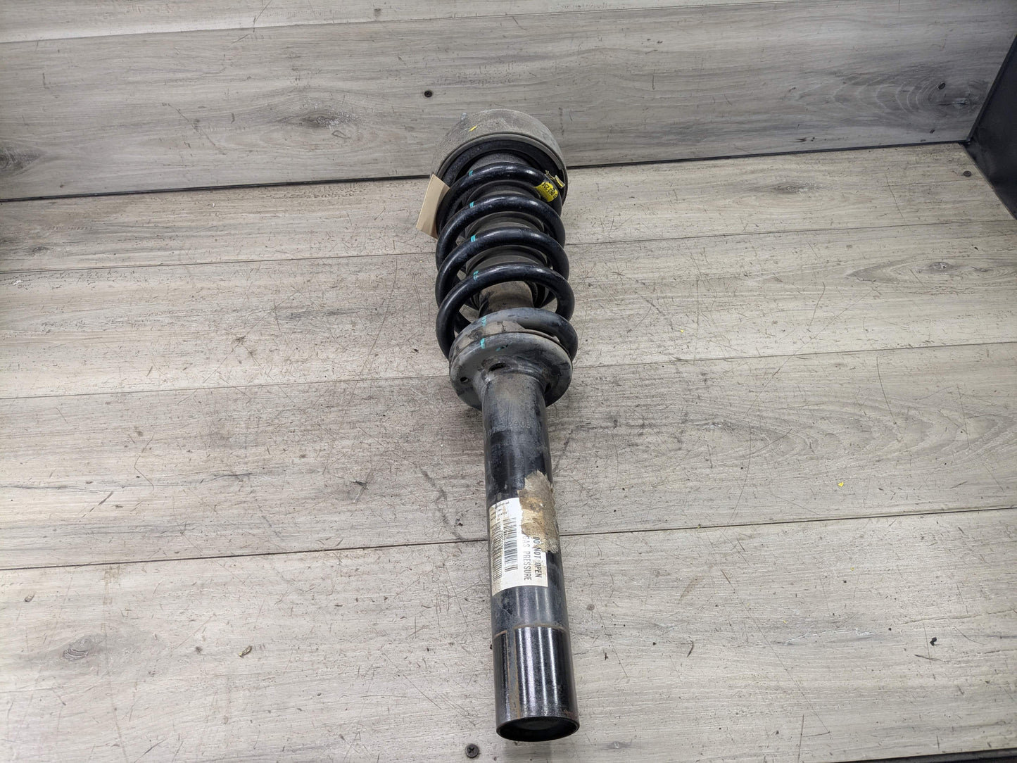 OEM BMW F15 F16 X5 X6 35iX 35dX FRONT Left Driver Strut Shock Absorber Spring