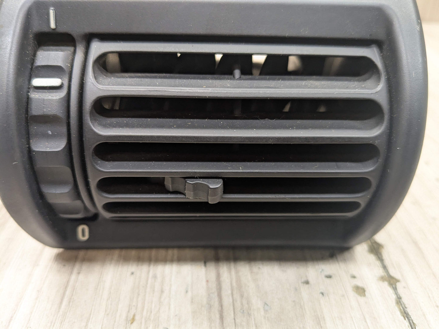 96-02 OEM BMW E36 Z3 Front Right Passenger Dash AC Air Vent Grille