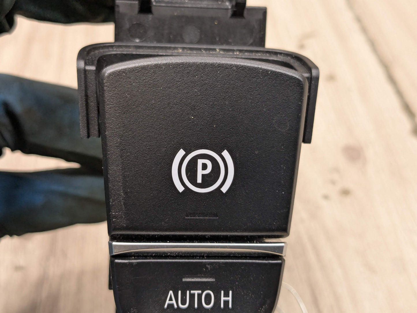 OEM BMW F90 M5 G01 G02 G30 530 540 M550 X3 Parking Brake Auto Hold Switch BLACK