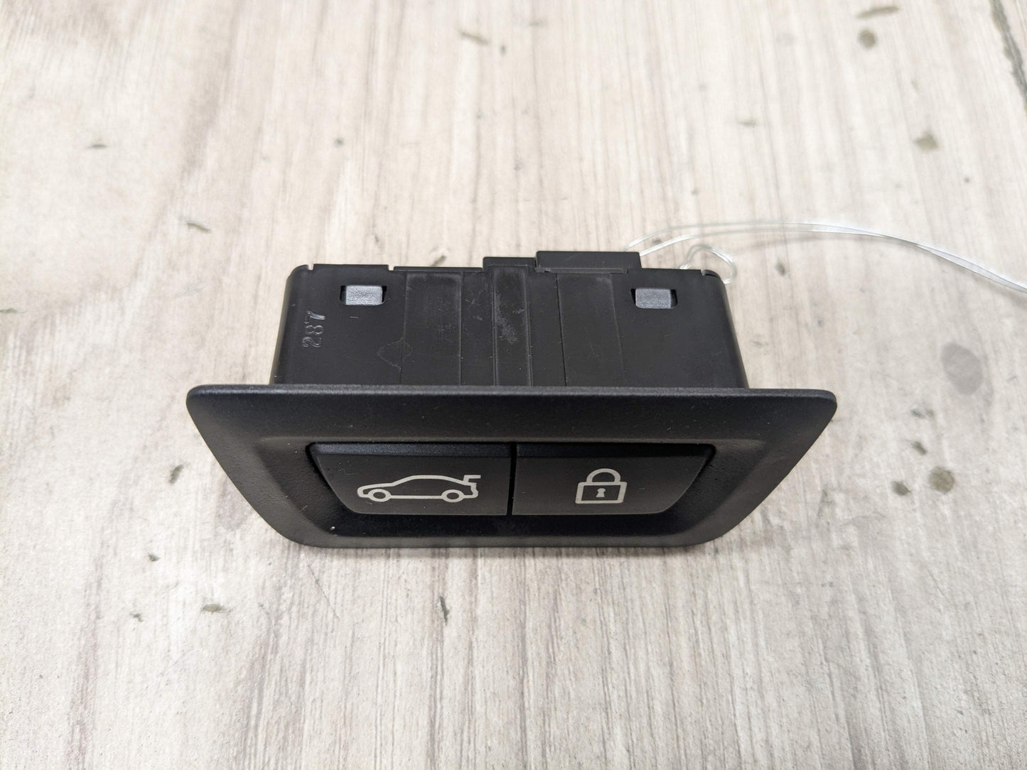 OEM BMW F02 F10 F15 F48 F90 G01 G20 G30 G80 X3 Rear Trunk Lid Center Lock Switch