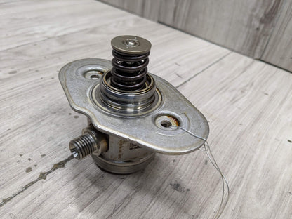 16-20 OEM BMW G11 G12 750 G30 M550 Engine N63R HPFP High Pressure Fuel Pump 5-8