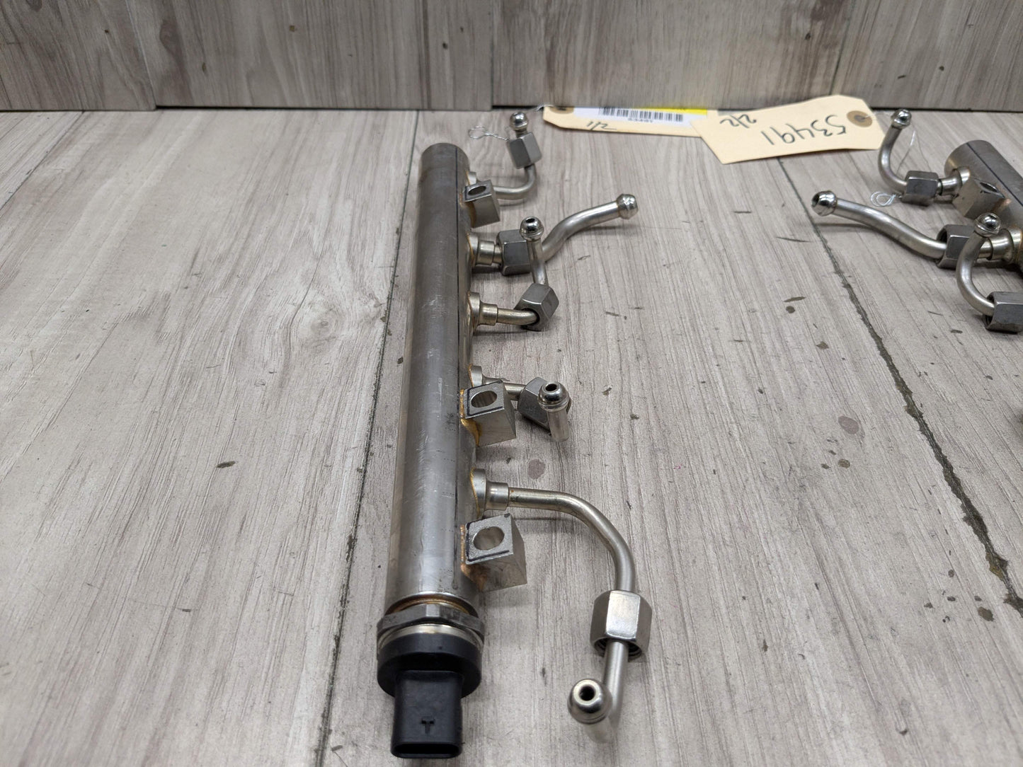 PRE-LCI OEM BMW G12 750 G30 M550 Engine N63R Right Fuel Injector Rail Lines 5-8