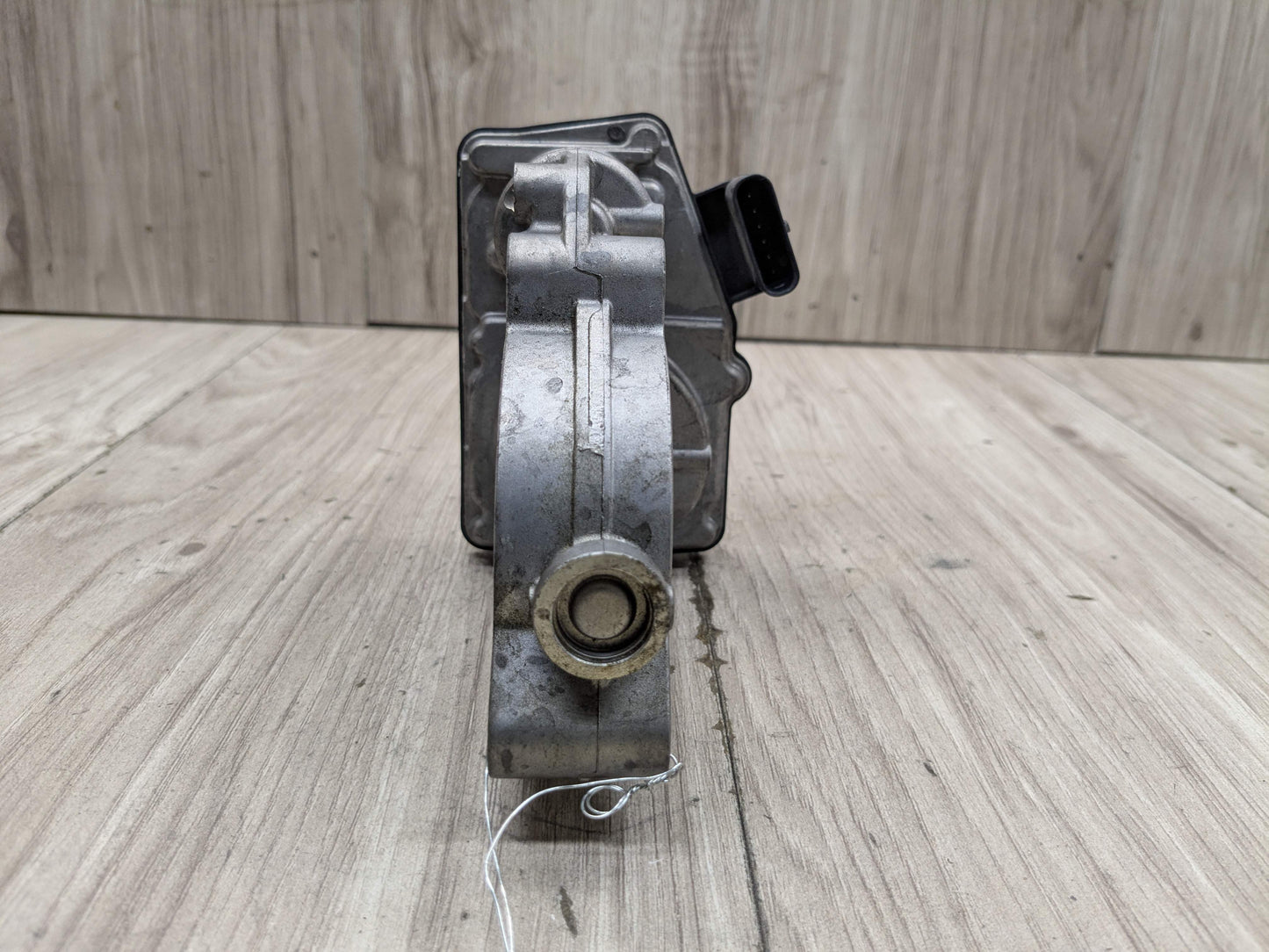 OEM BMW F39 F44 F48 F90 G05 G12 750 G30 M550 M8 Engine B46 N63 S63 Throttle Body