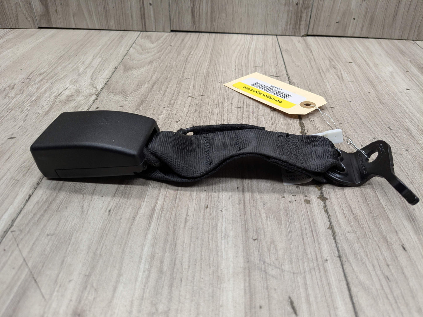 OEM BMW F90 M5 G30 530 540 M550 Rear Center Middle Seatbelt Seat Belt Buckle