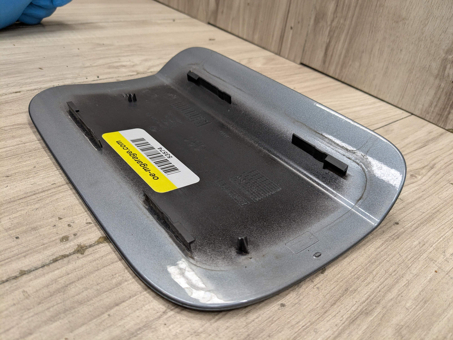 17-23 OEM BMW F90 G30 530 540 M550 M5 Fuel Gas Tank Flap Lid Cover