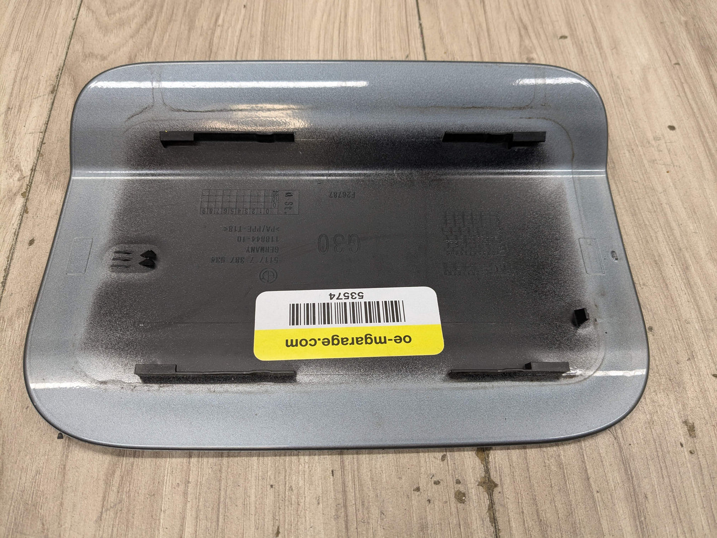 17-23 OEM BMW F90 G30 530 540 M550 M5 Fuel Gas Tank Flap Lid Cover