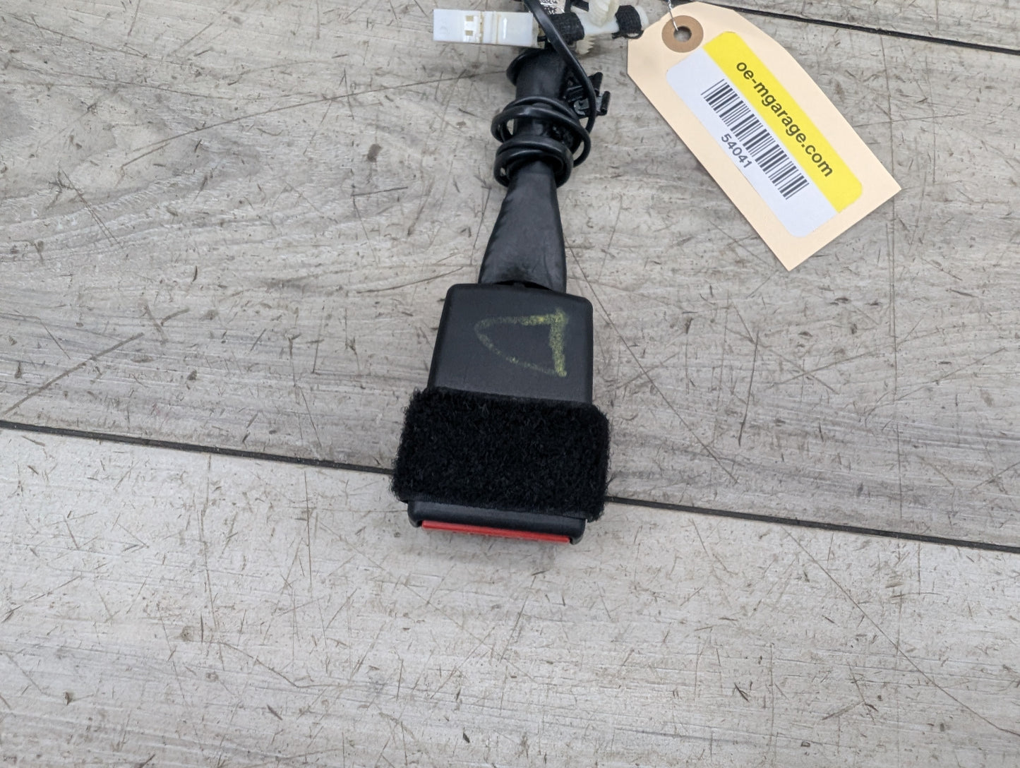 OEM BMW F90 G11 G12 G30 530 540 M550 750 M5 Front Left or Right Seatbelt Buckle