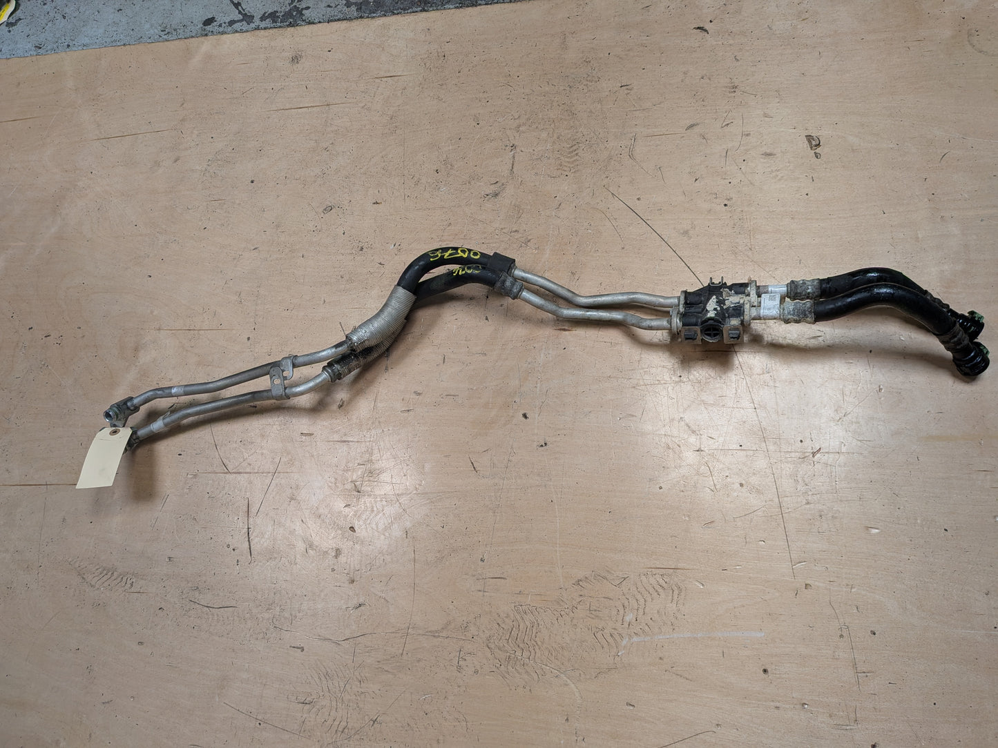 16-19 OEM BMW F90 G12 750 G30 M550 AT Transmission Oil Cooler Line Return Flow