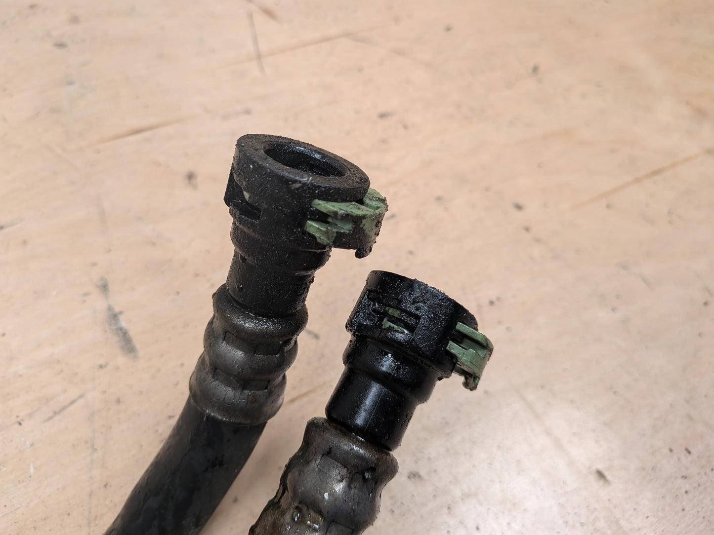 16-19 OEM BMW F90 G12 750 G30 M550 AT Transmission Oil Cooler Line Return Flow