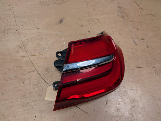 16-19 OEM BMW G11 G12 740 750 M760 B7 Rear Right Passenger Outer LED Tail Light