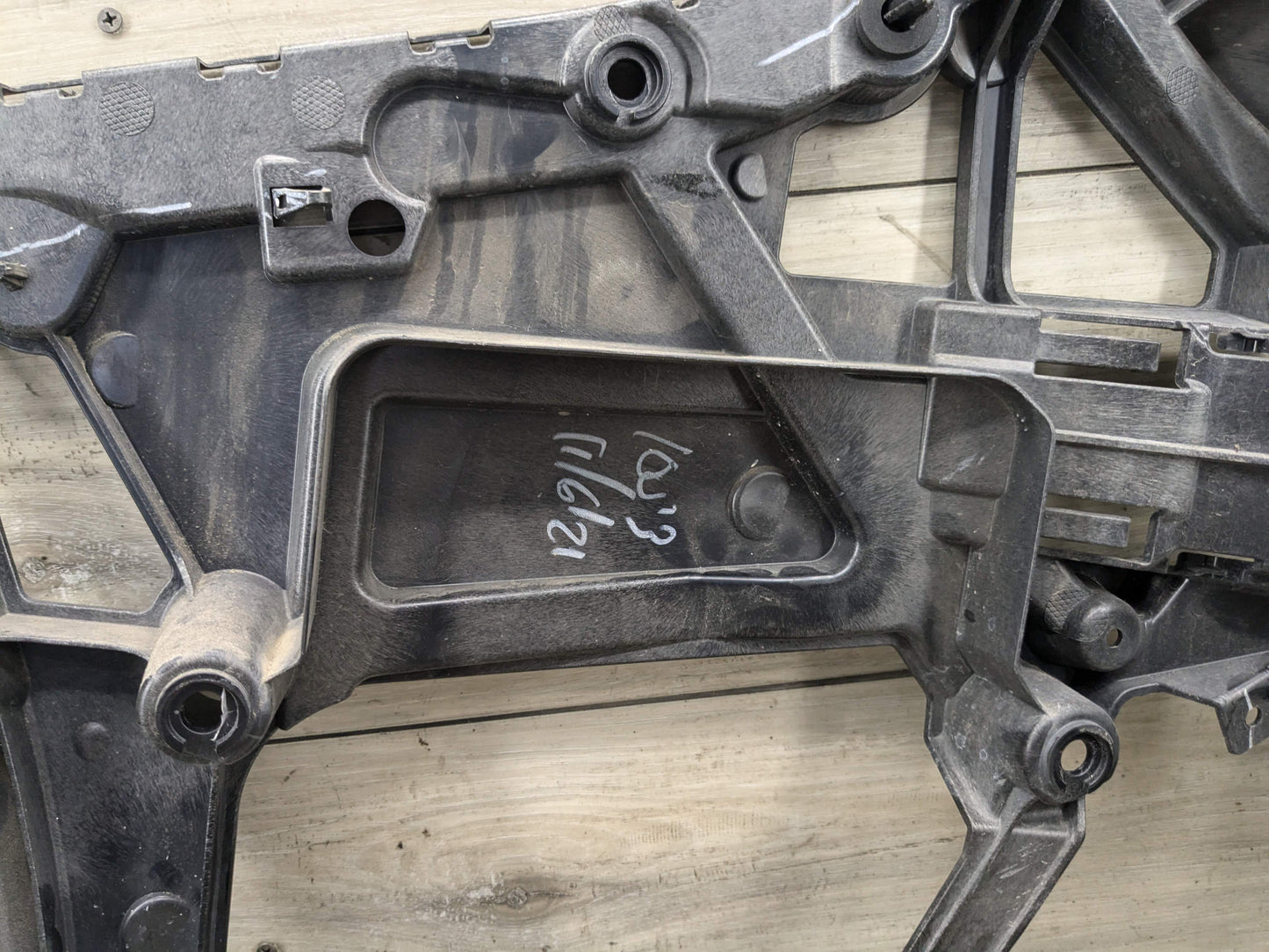 19-21 OEM BMW G20 330 Rear Bumper Passenger Guide Support Carrier Panel