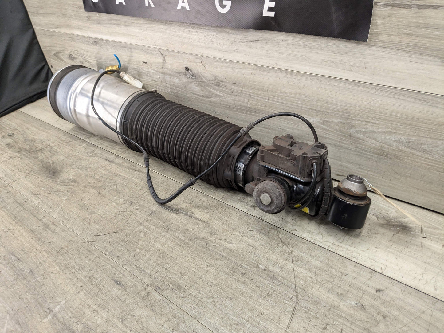 09-12 *AFT* BMW F02 740 750 B7 REAR Right Passenger Air Strut Shock Absorber
