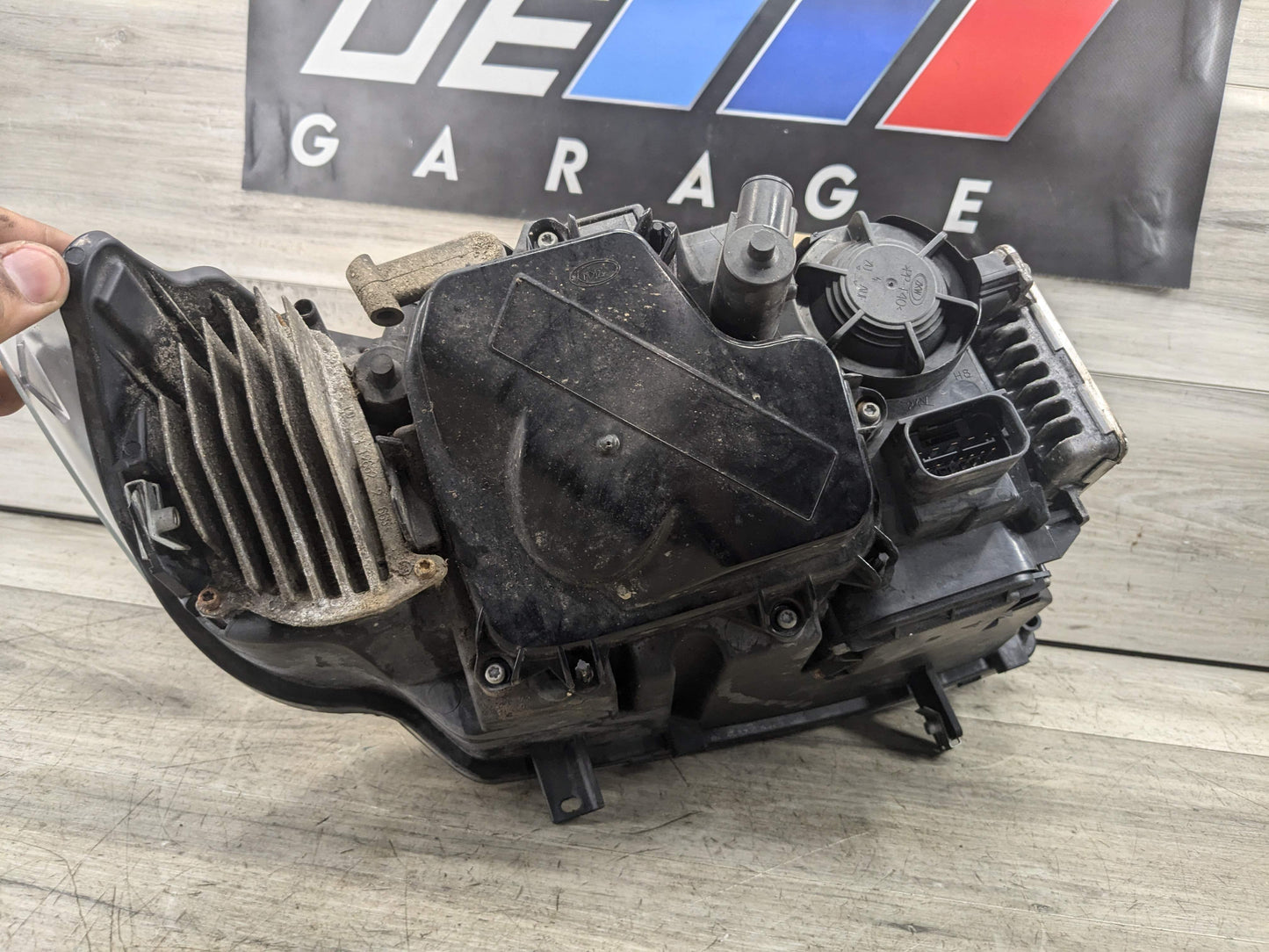 09-11 OEM BMW E90 E91 LCI Left Driver Side Adaptive Xenon Headlight w Module