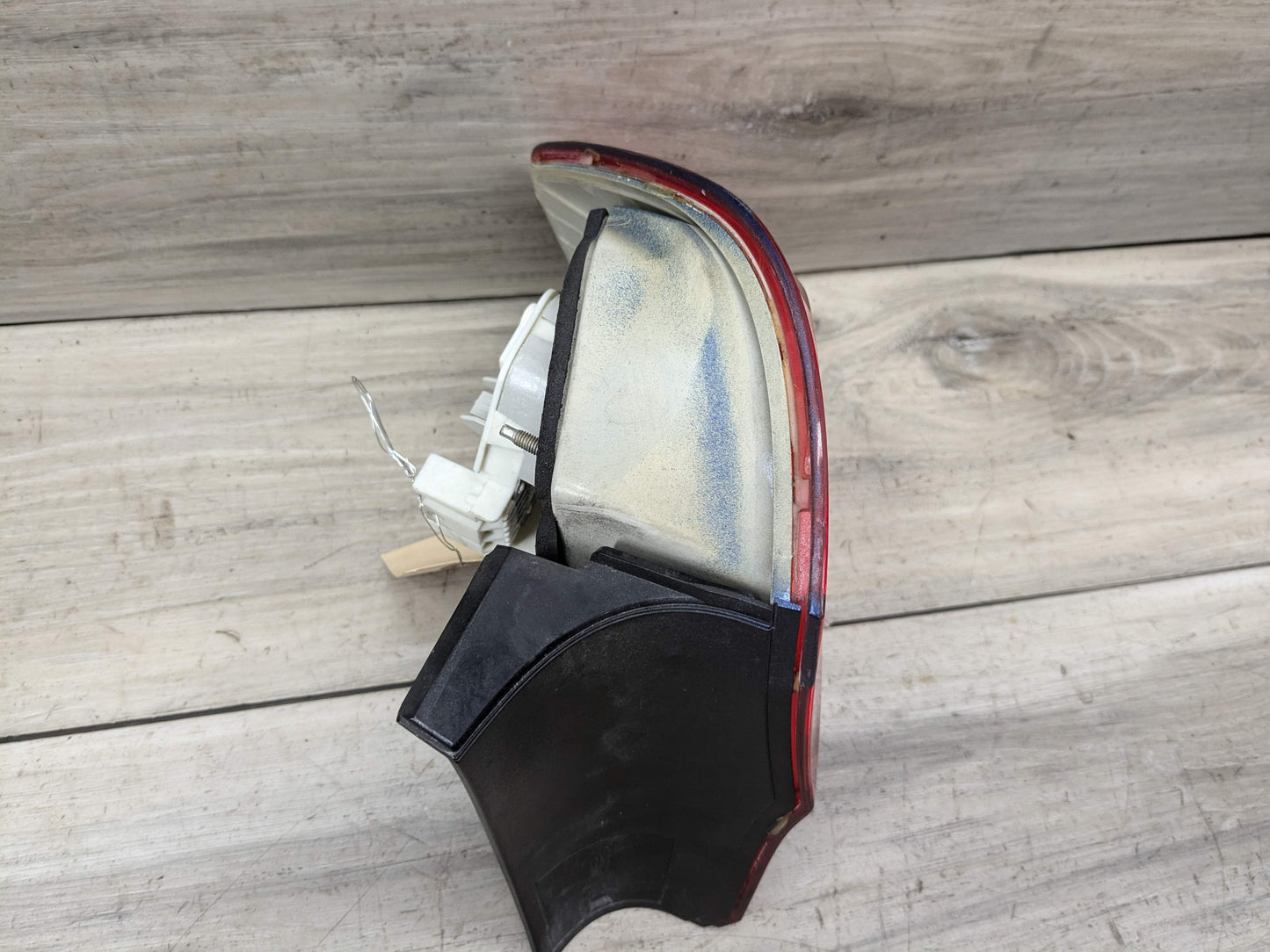 09-11 OEM BMW E90 328 335 LCI Sedan Rear Passenger Side Outer Tail Light