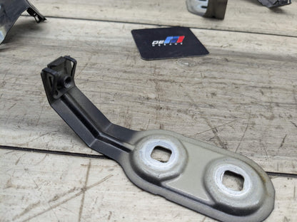 11-16 OEM BMW F10 535 550 Front Left Driver Side Fender Bracket Wing Holder SET