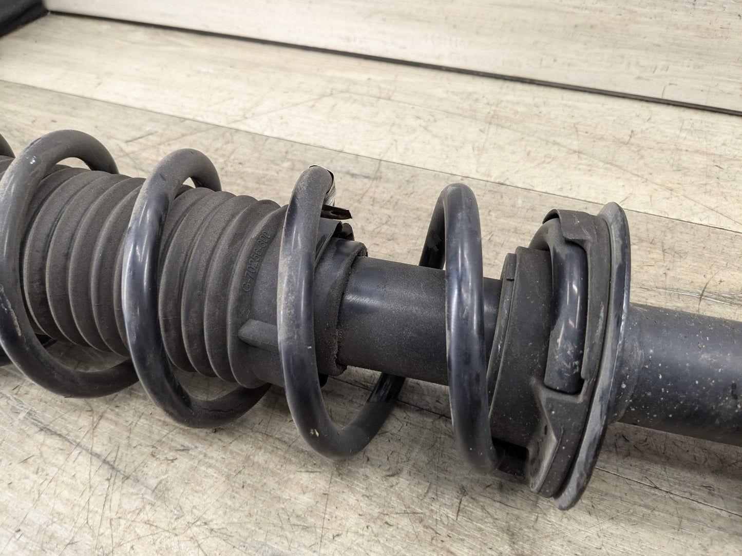 OEM BMW G30 530 540 REAR Left Right Side Suspension Strut Shock Absorber Spring