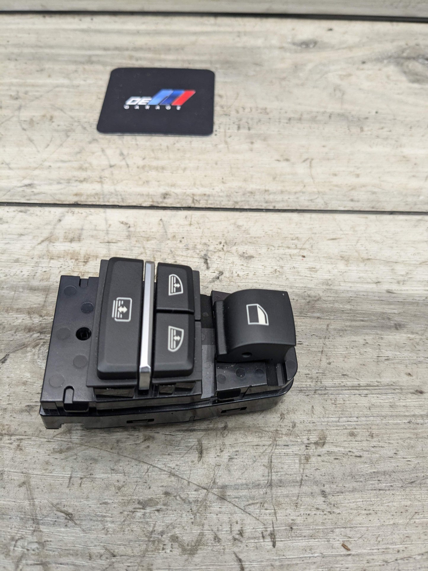 10-18 BMW F01 F02 F06 F07 Rear Window Regulator Sun Shade Control Switch