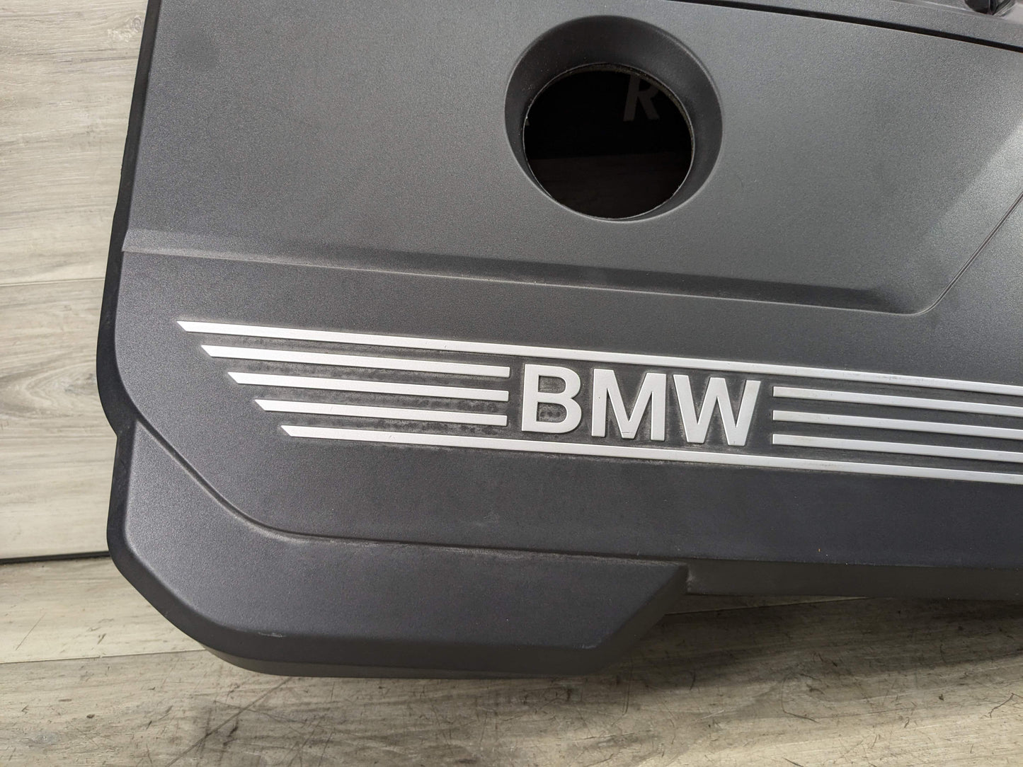 OEM BMW G05 G06 G07 G12 G30 X5 X6 Engine B58C Cover Head Ignition Coil Covering