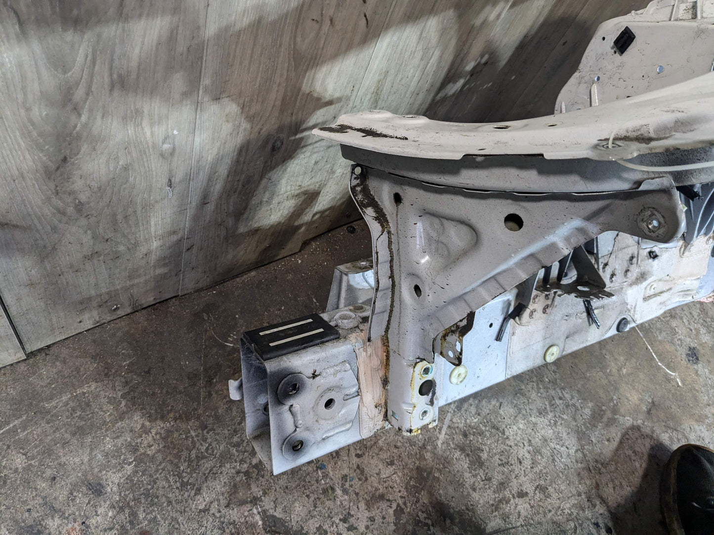 OEM BMW G30 530 540 M550 Front Left Driver Apron CUT Supporting Strut A Pillar