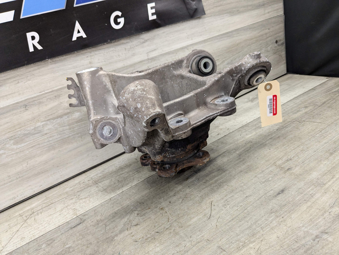 17-23 OEM BMW G30 530 540 M5550 REAR Right Passenger Hub Knuckle Bearing Carrier