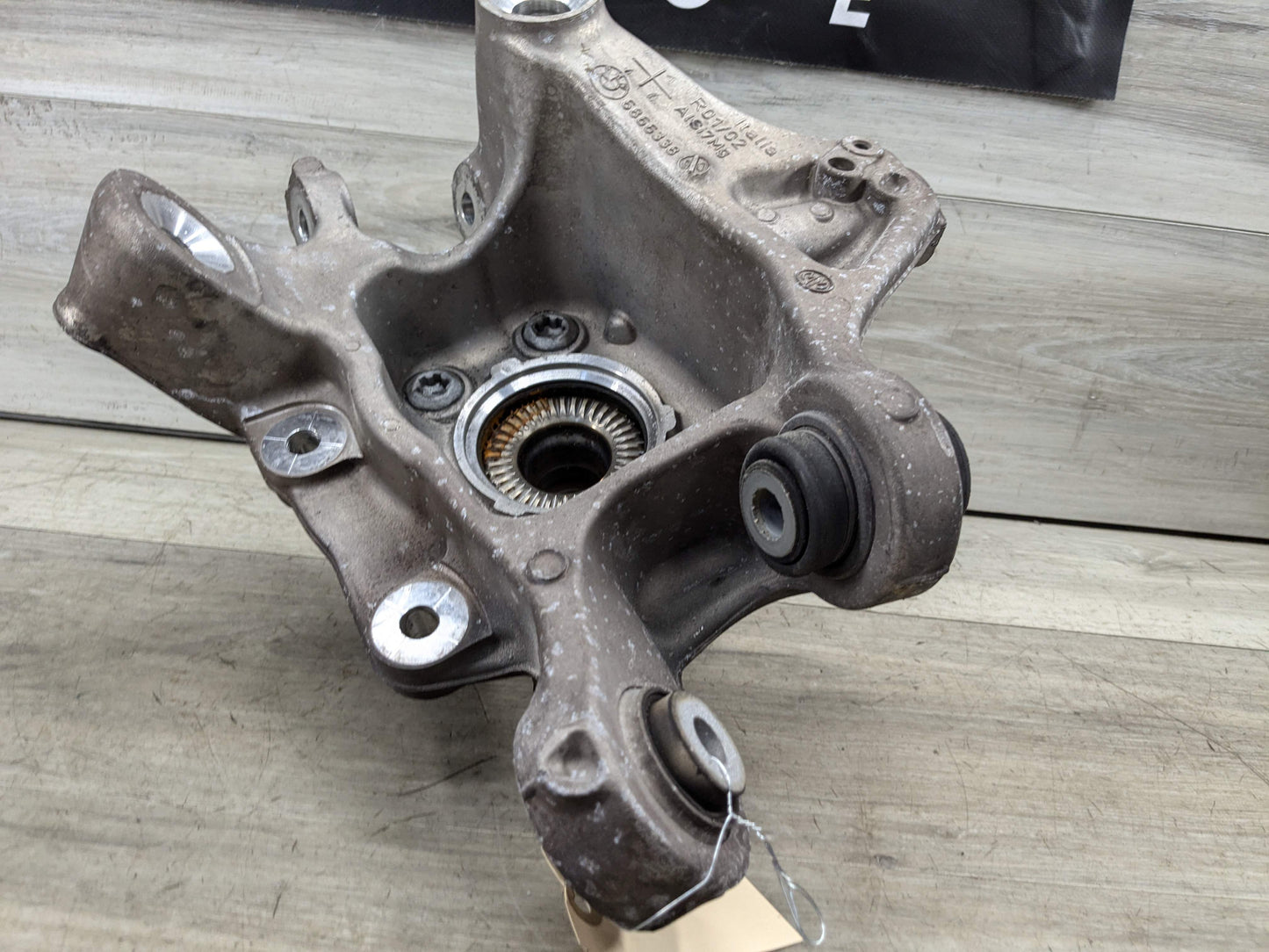 17-23 OEM BMW G30 530 540 M5550 REAR Right Passenger Hub Knuckle Bearing Carrier