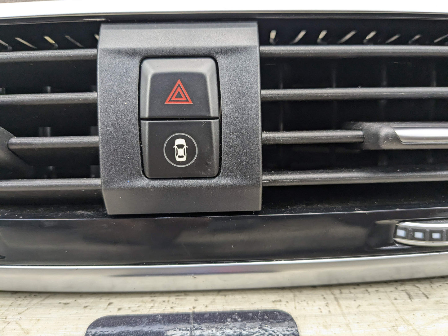 18-21 OEM BMW G01 G02 F97 F98 X3 X4 X3M X4M Dashboard AC Air Vent Center Grille