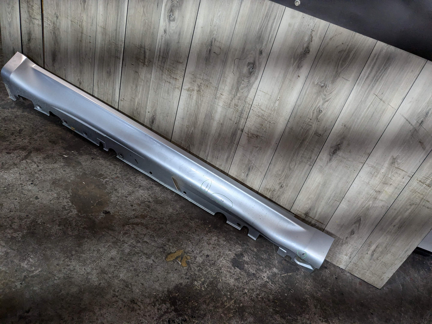 *SCRATCHES* 10-14 OEM BMW E71 X6M Right Passenger Side Skirt Rocker Panel Silver