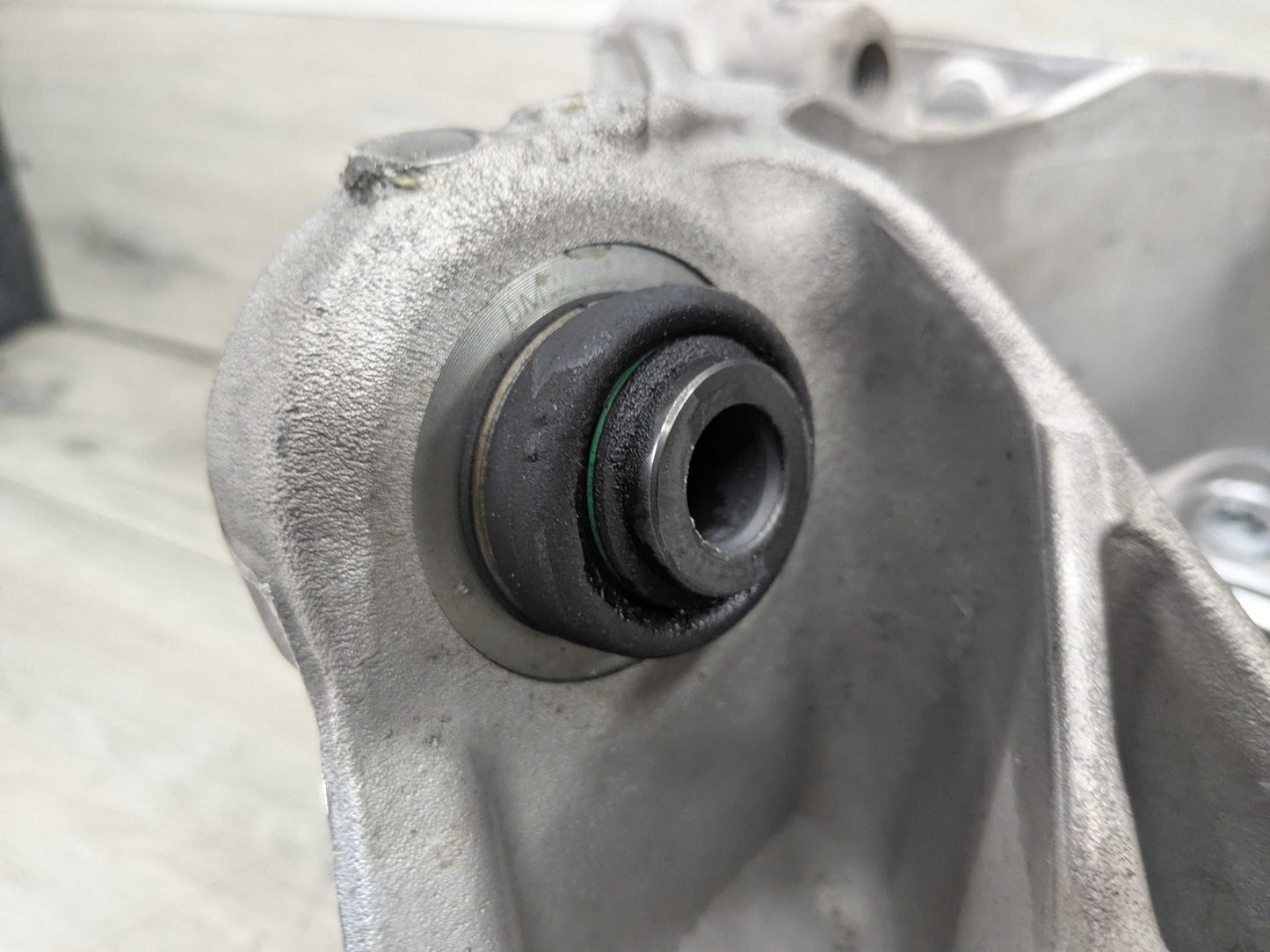 OEM BMW G05 G06 G07 X5 X6 X7 Rear Left Driver Side Hub Spindle Knuckle Bearing