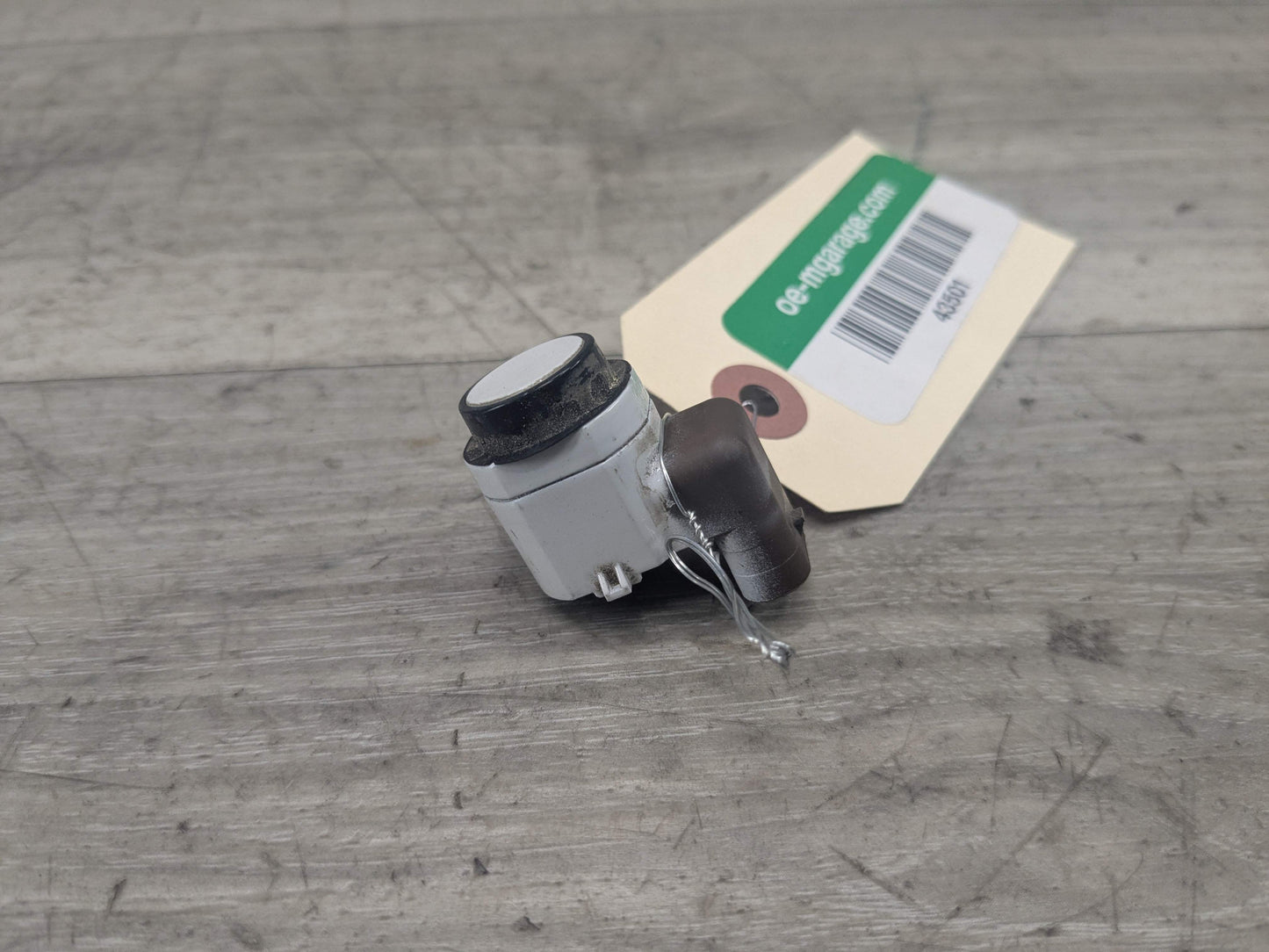 OEM BMW E70 F02 F10 F06 F12 F13 F25 X3 X5 Rear Parking Distance Sensor PDC White