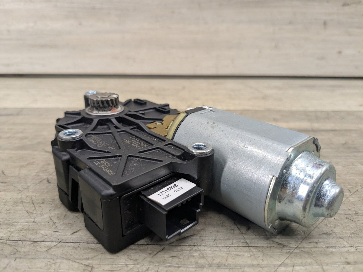 OEM BMW F06 F82 F80 F13 F32 F10 M2 M3 M4 M6 Upper Sunroof Moon Roof Motor Unit