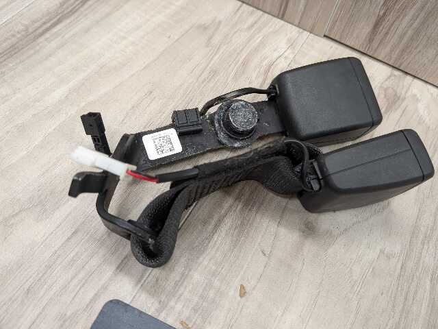 19-24 OEM BMW G20 G21 G80 330 M340 M3 Rear Left Driver Seatbelt Seat Belt Buckle