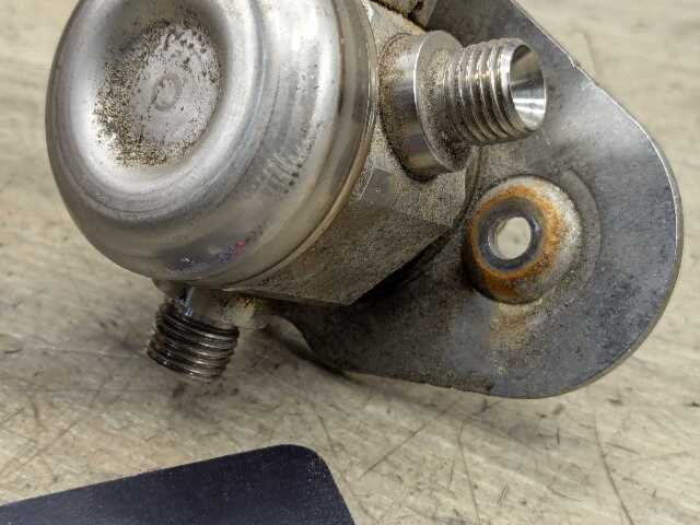 16-20 OEM BMW G11 G12 750 G30 M550 Engine N63R HPFP High Pressure Fuel Pump