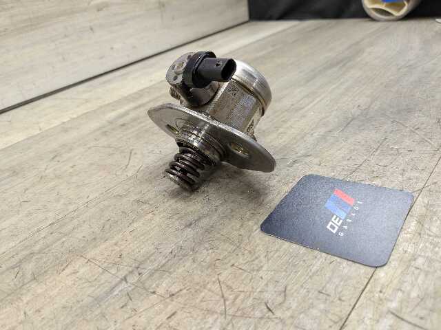 16-20 OEM BMW G11 G12 750 G30 M550 Engine N63R HPFP High Pressure Fuel Pump