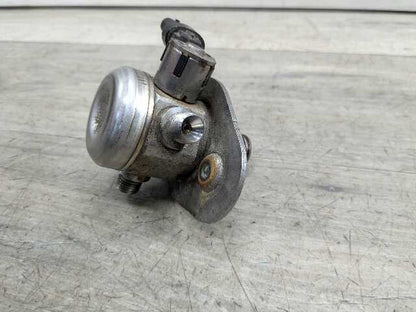 16-20 OEM BMW G11 G12 750 G30 M550 Engine N63R HPFP High Pressure Fuel Pump