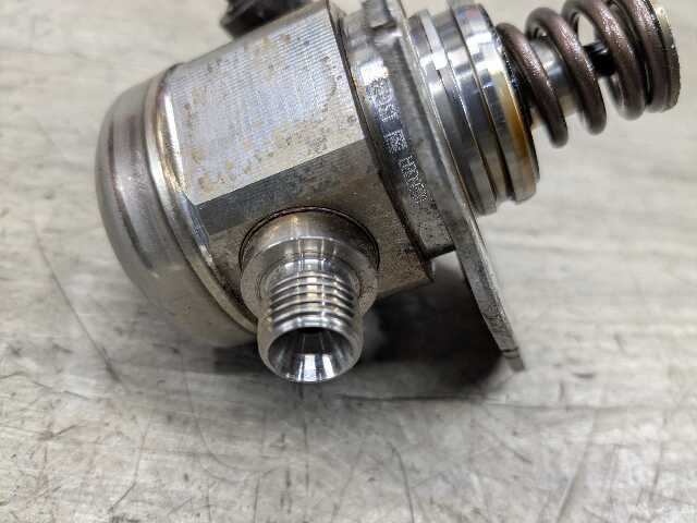 OEM BMW G11 G12 G30 M550 750 Alpina B7 HPFP N63R Engine High Pressure Fuel Pump