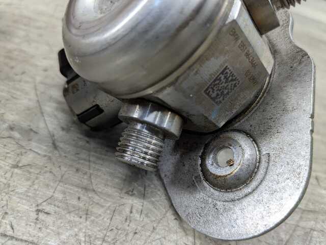 OEM BMW G11 G12 G30 M550 750 Alpina B7 HPFP N63R Engine High Pressure Fuel Pump