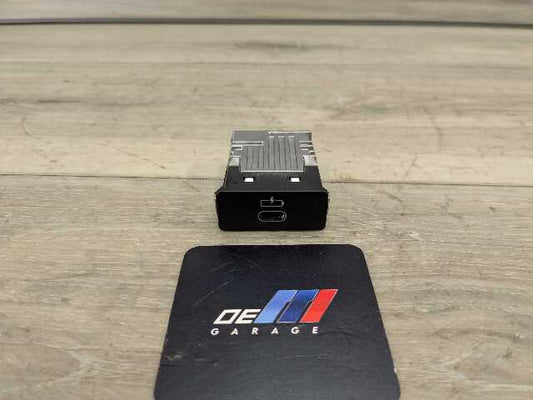 19-24 OEM BMW G20 G30 G05 G06 G07 G29 USB-C Socket Single Port