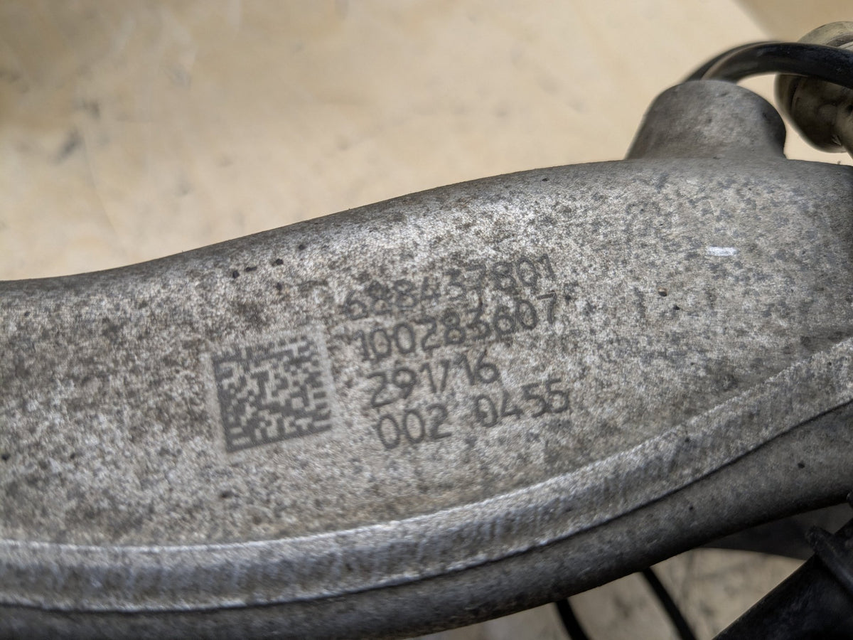 16-19 OEM BMW G11 G12 740 750 RWD Front Right Passenger Spindle Knuckle Bearing