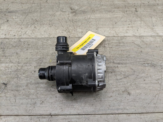 2017-2023 BMW M550i G30 Auxilary Water Coolant Pump 8637952 16-24 OEM BMW F90 G11 G12 G30 M5 Engine Electric Auxiliary Water Coolant Pump OEM