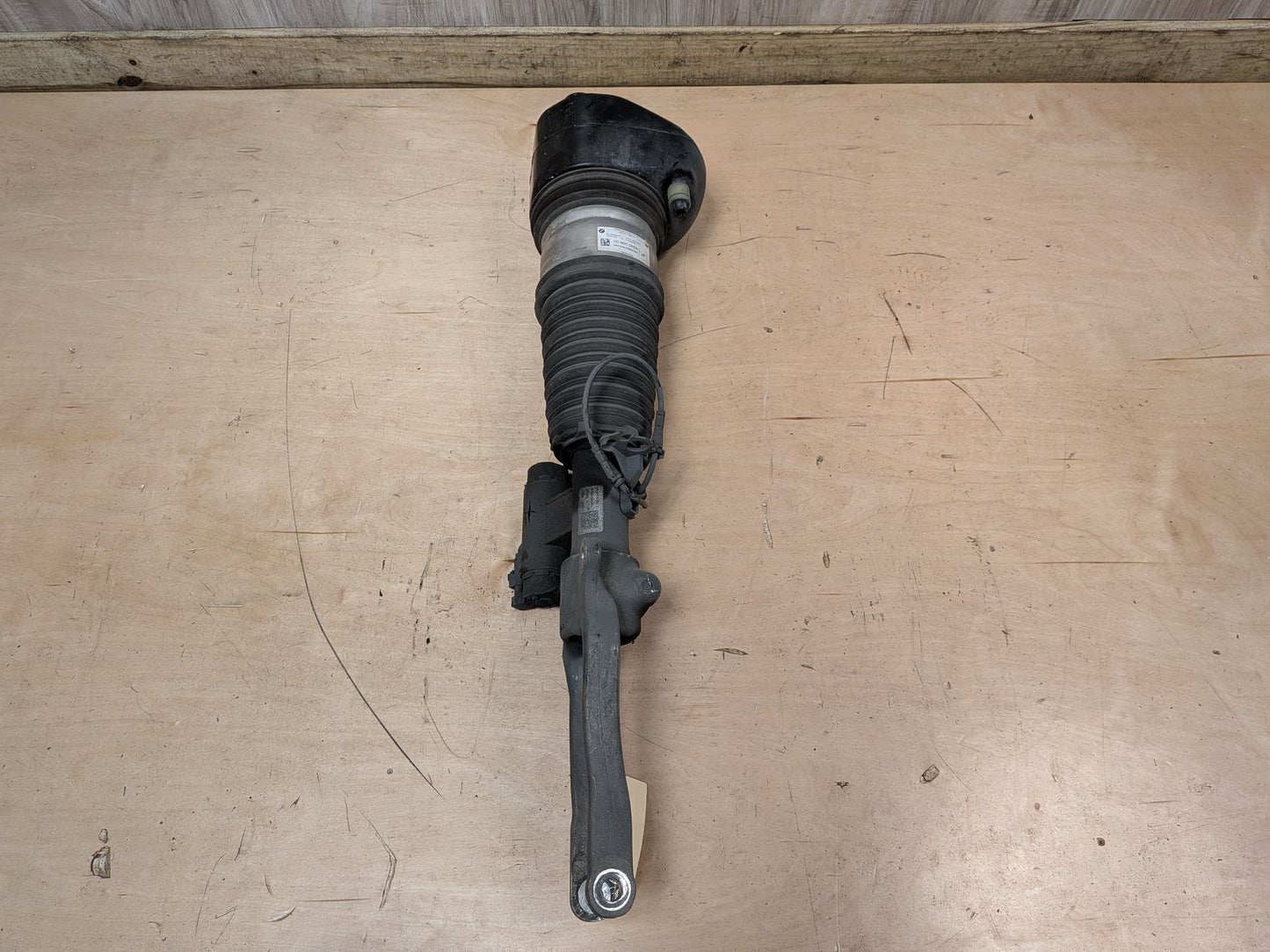 16-22 OEM BMW G11 G12 740iX 745eX 750iX B7 FRONT Left Driver Air Shock Strut