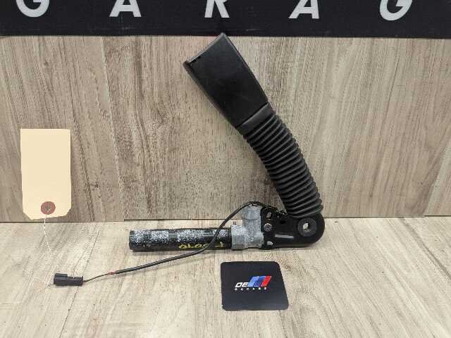 2012 BMW Alpina B7 F02 Front Right Passenger Seatbelt Seat Belt Buckle 9115306