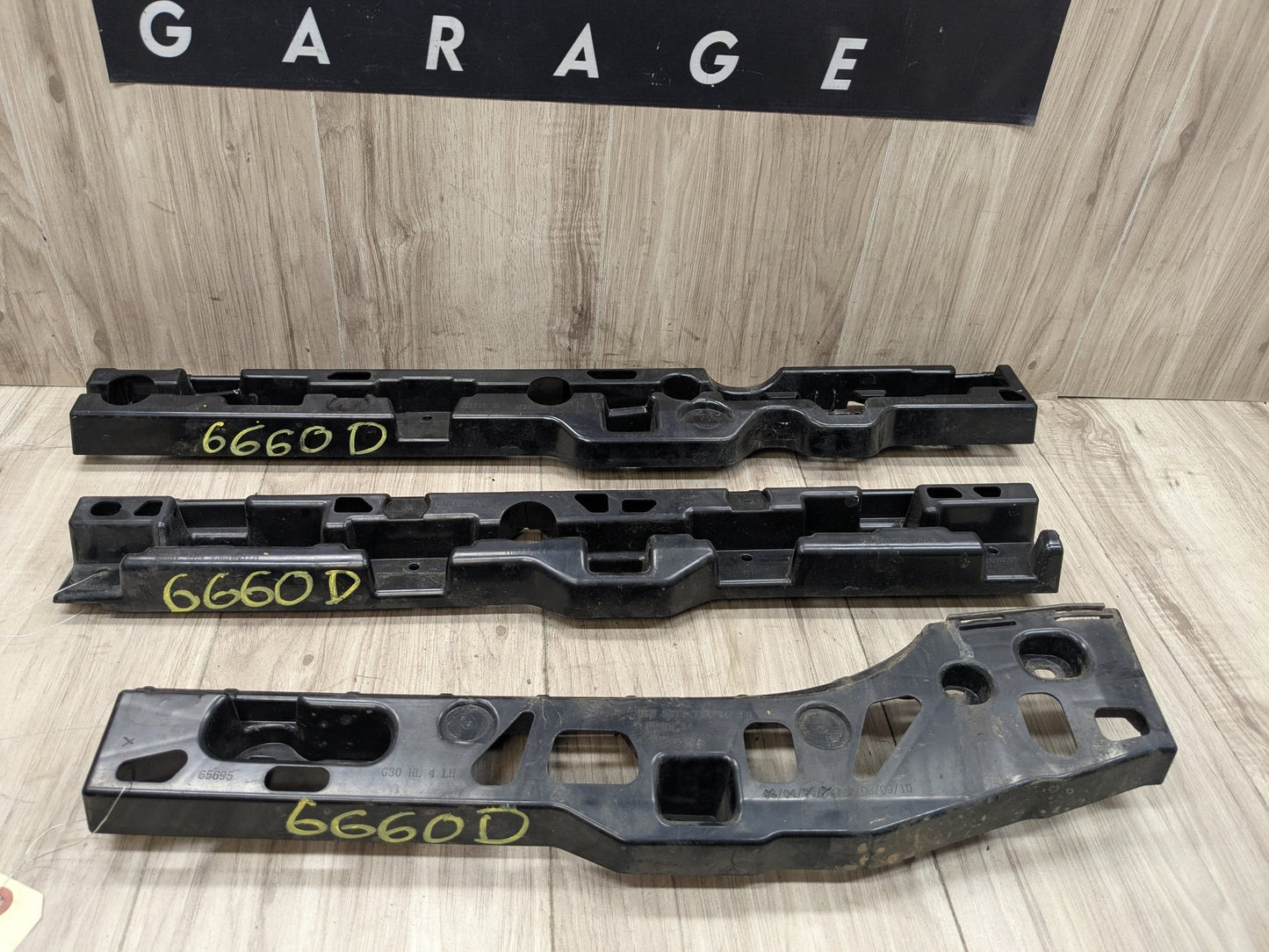 17-23 OEM BMW G30 F90 M5 Left Driver Side Skirt Rocker Panel Bracket SET