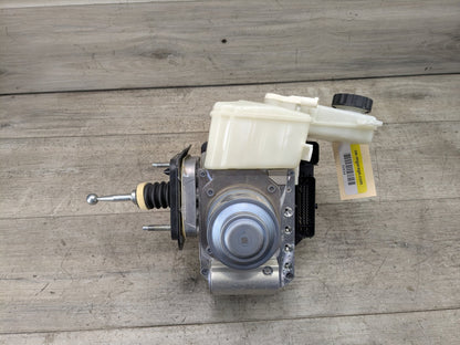 2019-2026 BMW X5 G05 ABS Pump Module 6899247 ENGINE STARTER: The engine may no be able o be s ar ed. I he dri er repea edly a emp s o s ar he engine using excessi ely long s ar ing a emp s, his may cause an elec rical o erload o he s ar er. OEM