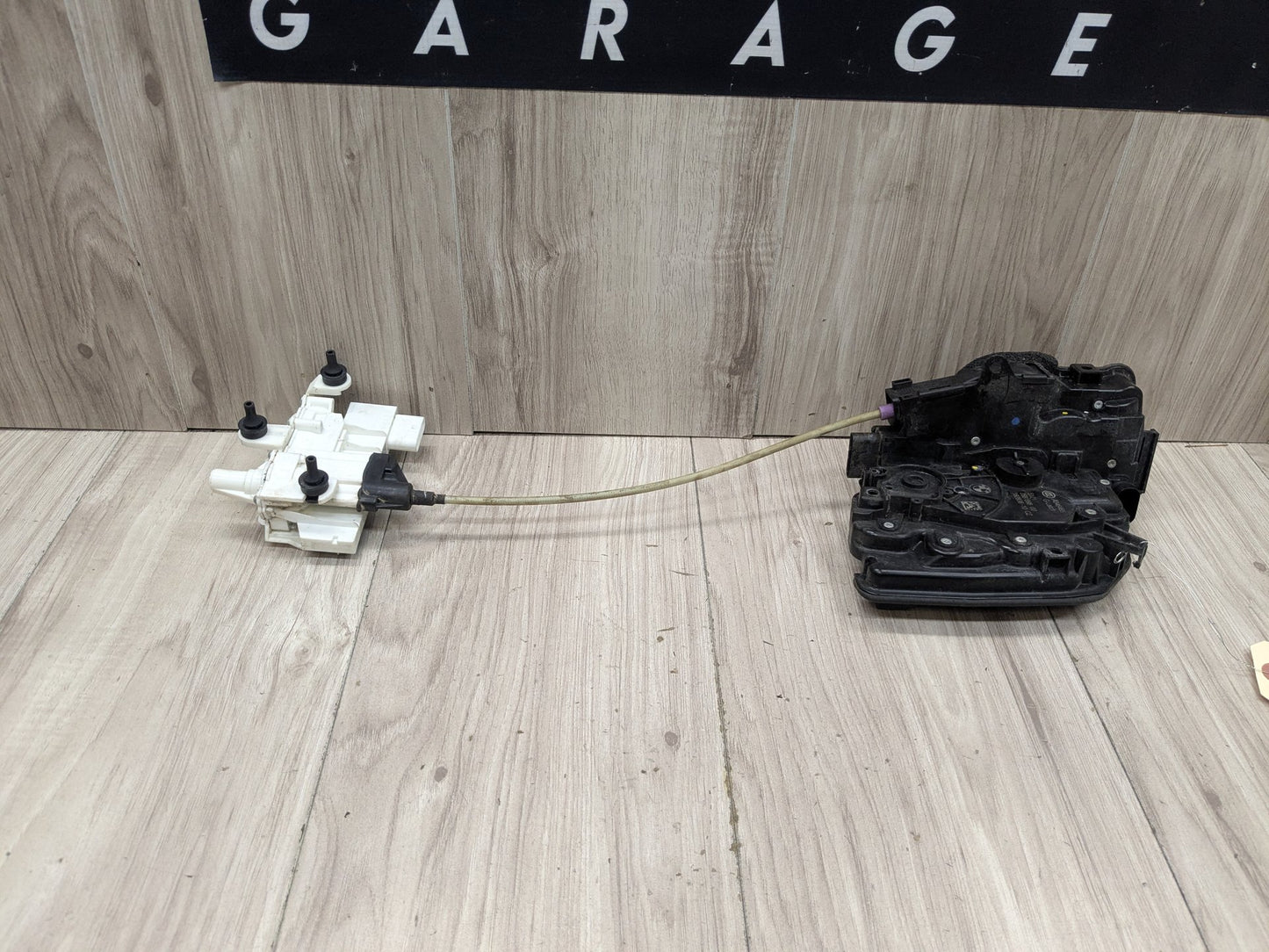 2016 BMW 750i G12 Rear Right Passenger Door Latch Lock Actuator w/ Soft Close 2581898 OEM BMW G12 740 750 B7 REAR RIGHT PASSENGER Door Lock Latch Actuator SOFT CLOSE
