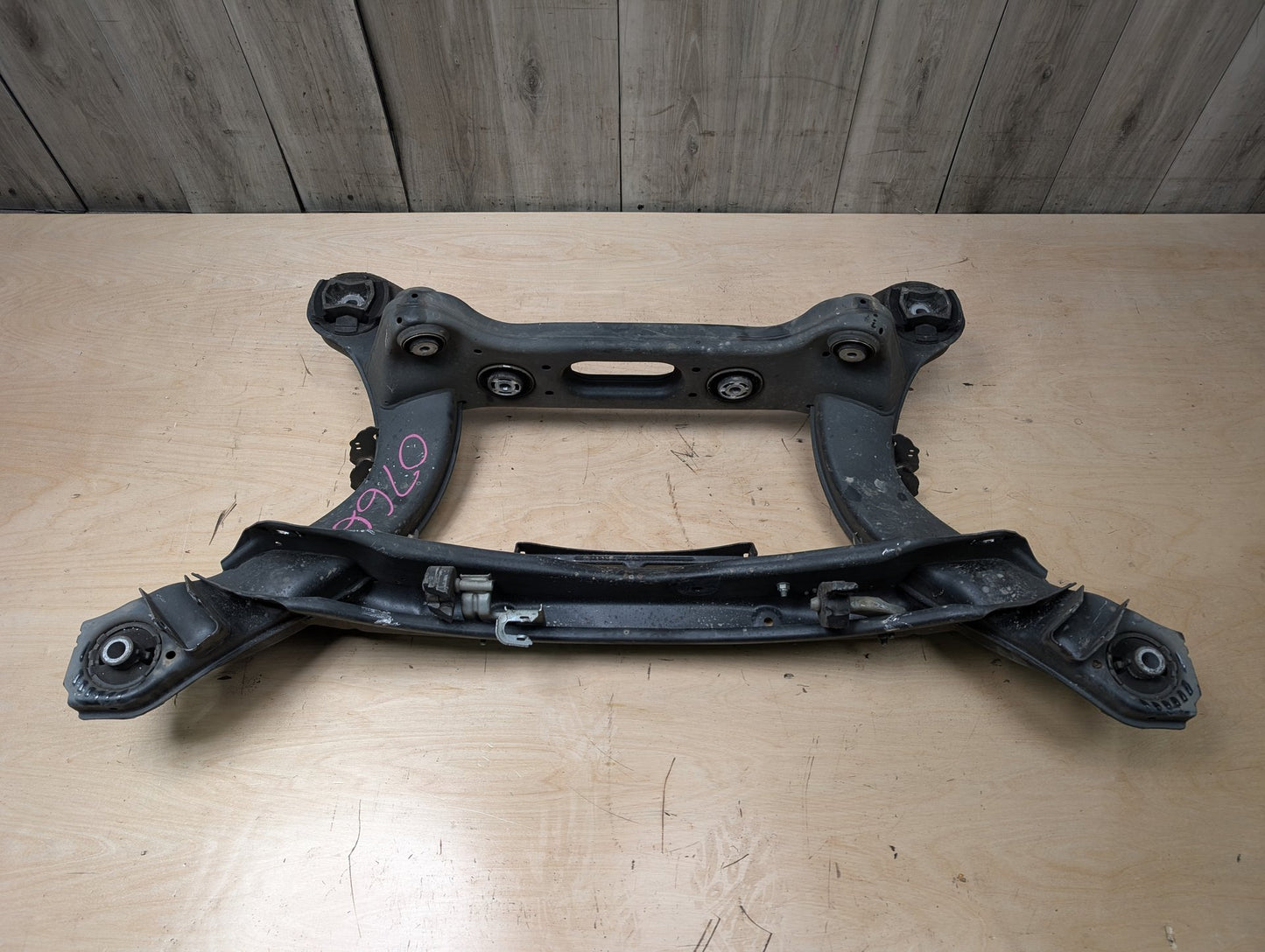10-16 Mercedes A207 C207 W204 W207 W212 Rear Subframe Support Cradle Crossmember