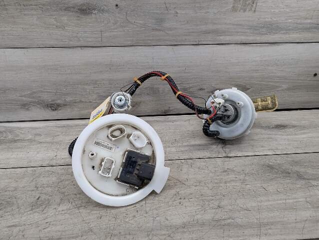 2011 - 2016 BMW 528i F10 Fuel Gas Tank Sending Unit Assembly 7308433 N20B20O0