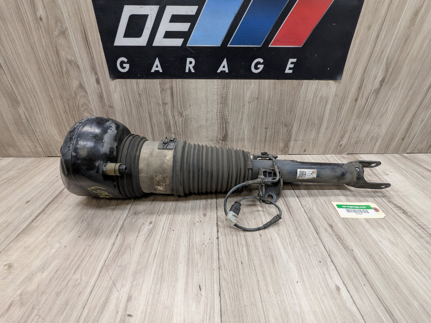 16-22 OEM BMW G11 G12 740 750 Front Drive Side Air Suspension Shock Absorber RWD
