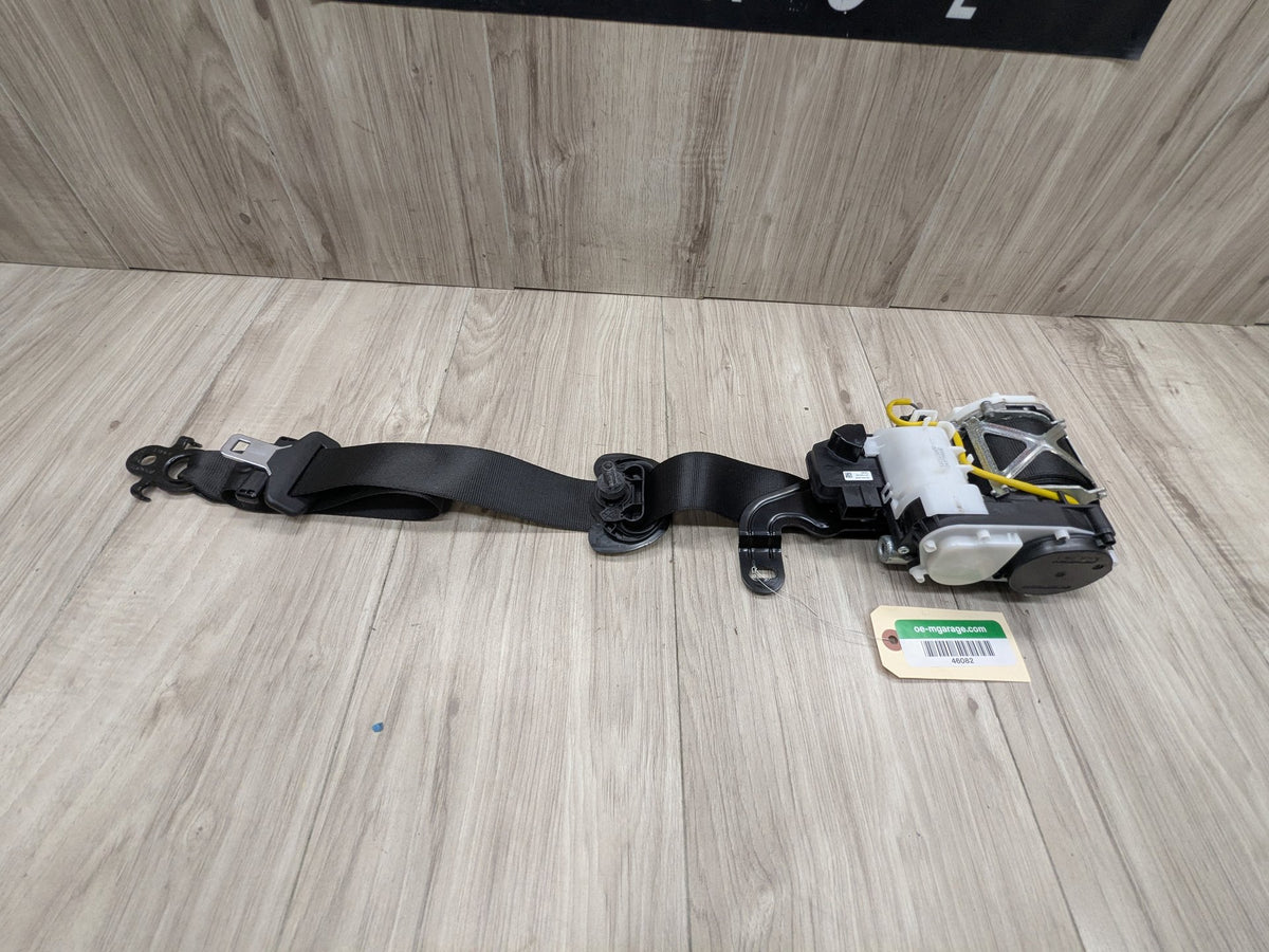 2018 BMW M550i G30 Front Right Passenger Seatbelt Seat Belt Retractor 7430122 OEM BMW F90 G30 530 540 M550 M5 Front Right Passenger Seat Belt Retractor Black OEM