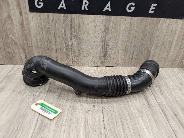 08-13 OEM BMW E88 E90 E92 E93 135 335 Engine Turbo Air Duct